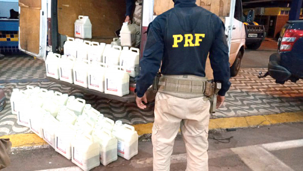 PRFs e Policiais Civis-MT apreendem 2 toneladas de agrotóxicos ilegais