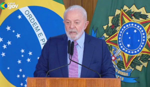 Lula assina GLO e anuncia reforços nas fronteiras em MT, MS e PR