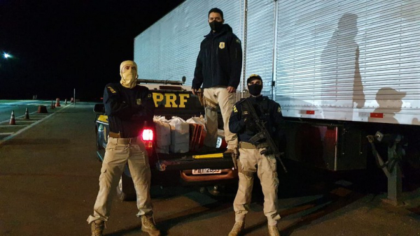 Agentes da PRF/MT retiraram de circulação 1,5 toneladas de cloridrato de cocaína
