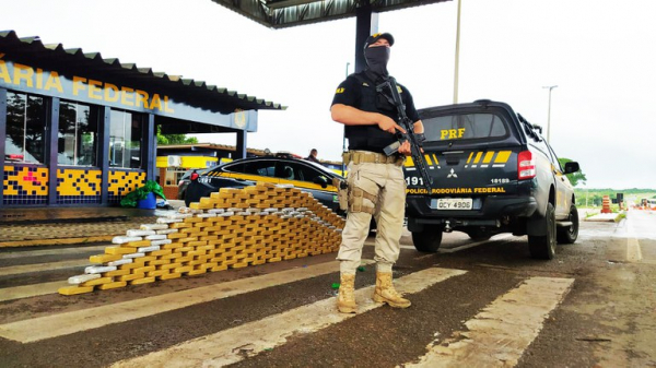 Agentes da PRF apreendem grande carga de pasta base de cocaína em Rondonópolis-MT